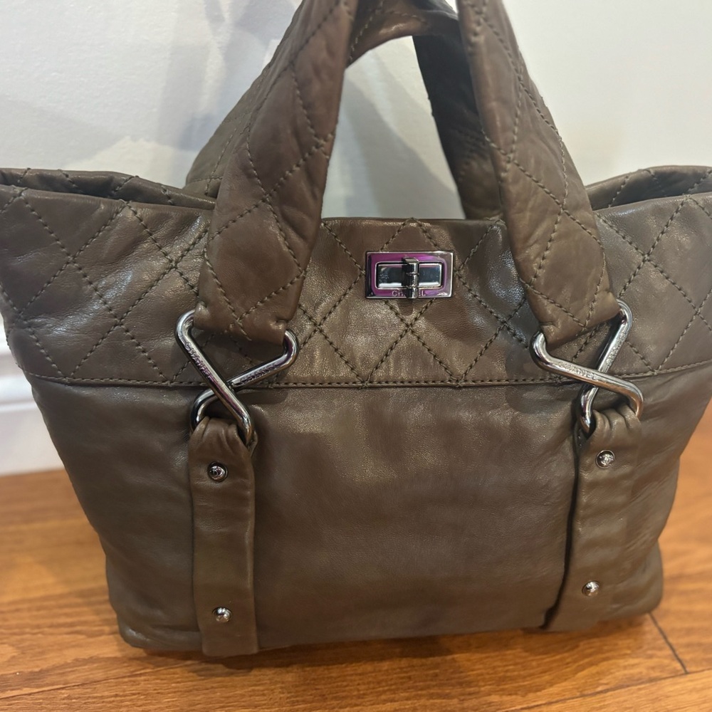 CHANEL 8 Knots Tote